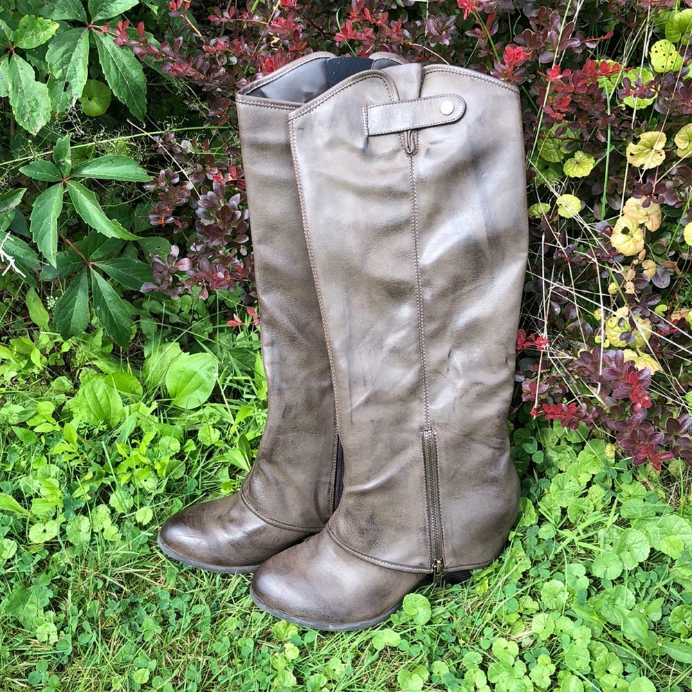 Fergalicious Ledge Boots in brown - size 10